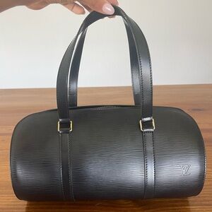 🚨FLASH SALE🚨 Authentic Louis Vuitton Black Epi Soufflot Handbag